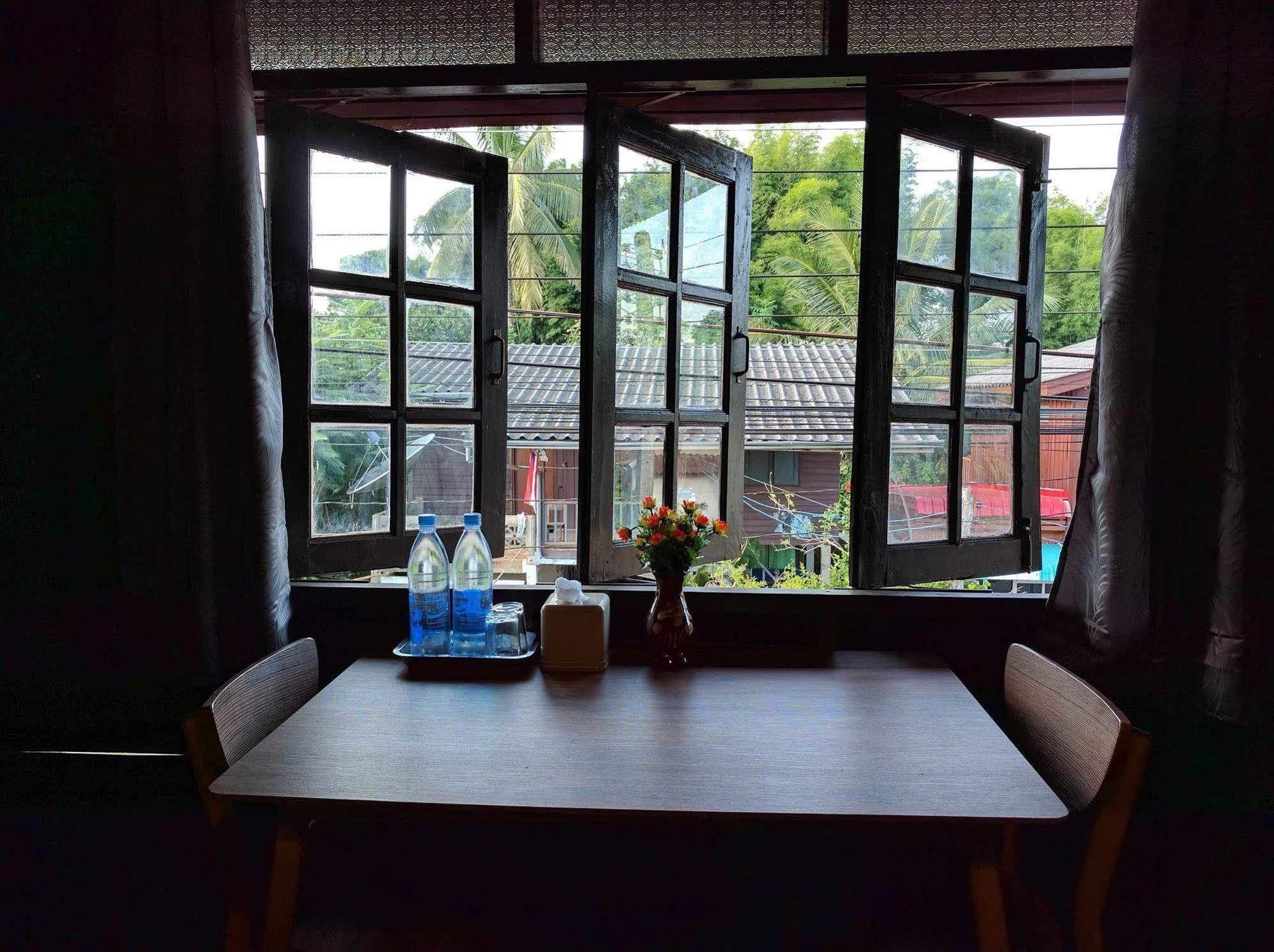 Funky Box Hostel Chiang Khong Dış mekan fotoğraf